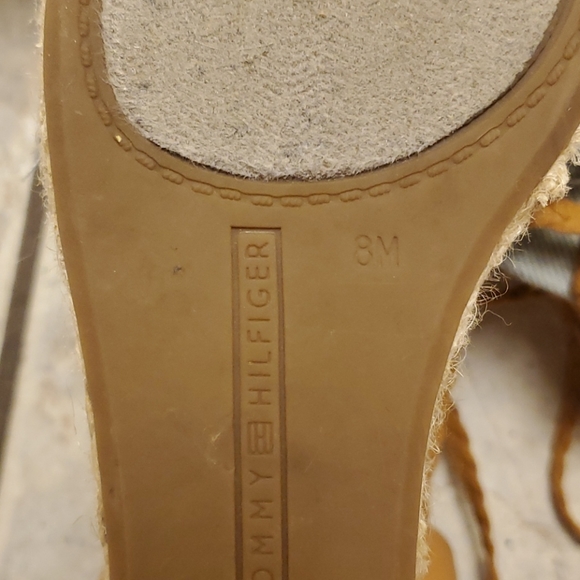 Shoes - Picture 6 of 8